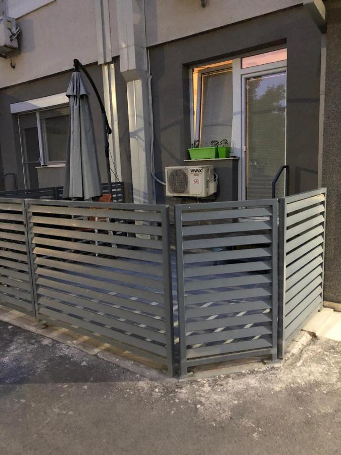 Wonderful Studio Apartment In Skopje Center エクステリア 写真